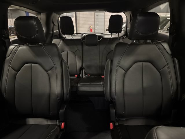 New 2027 Chrysler Pacifica Select w/ Family Tech Group AWD/4WD image 30