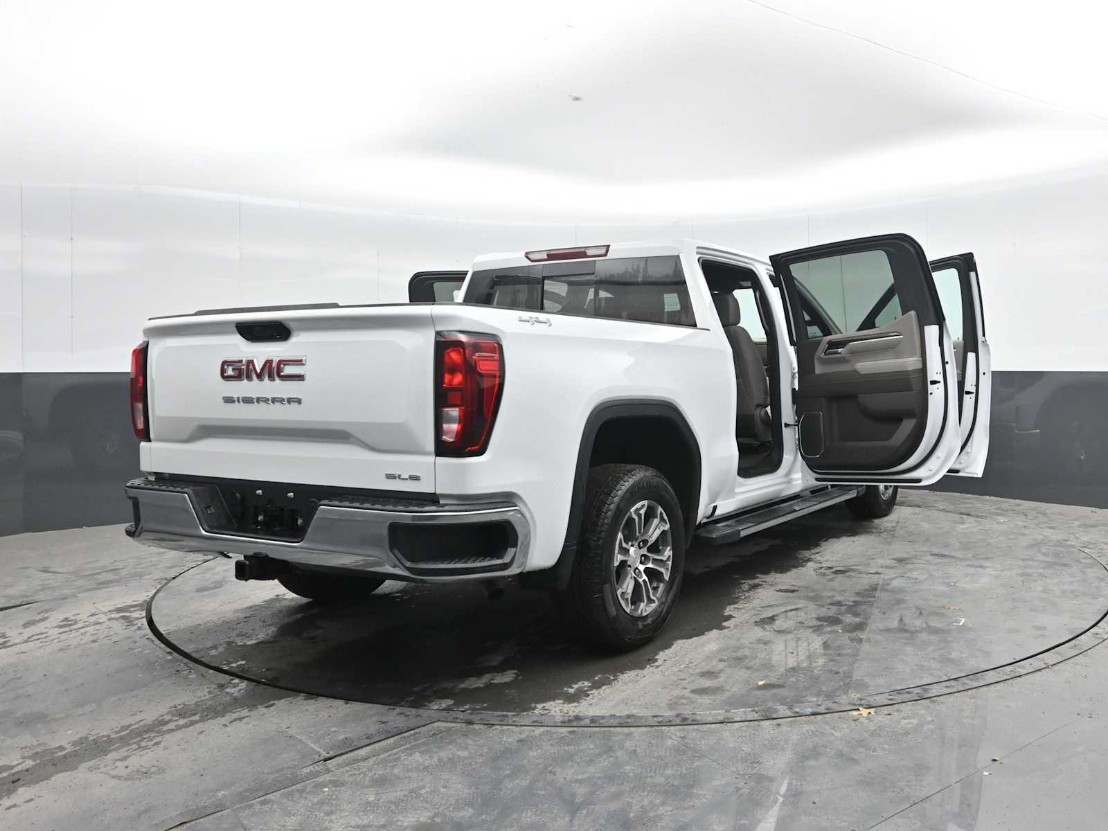 New 2026 GMC Sierra 1500 SLE w/ Preferred Package AWD/4WD image 52
