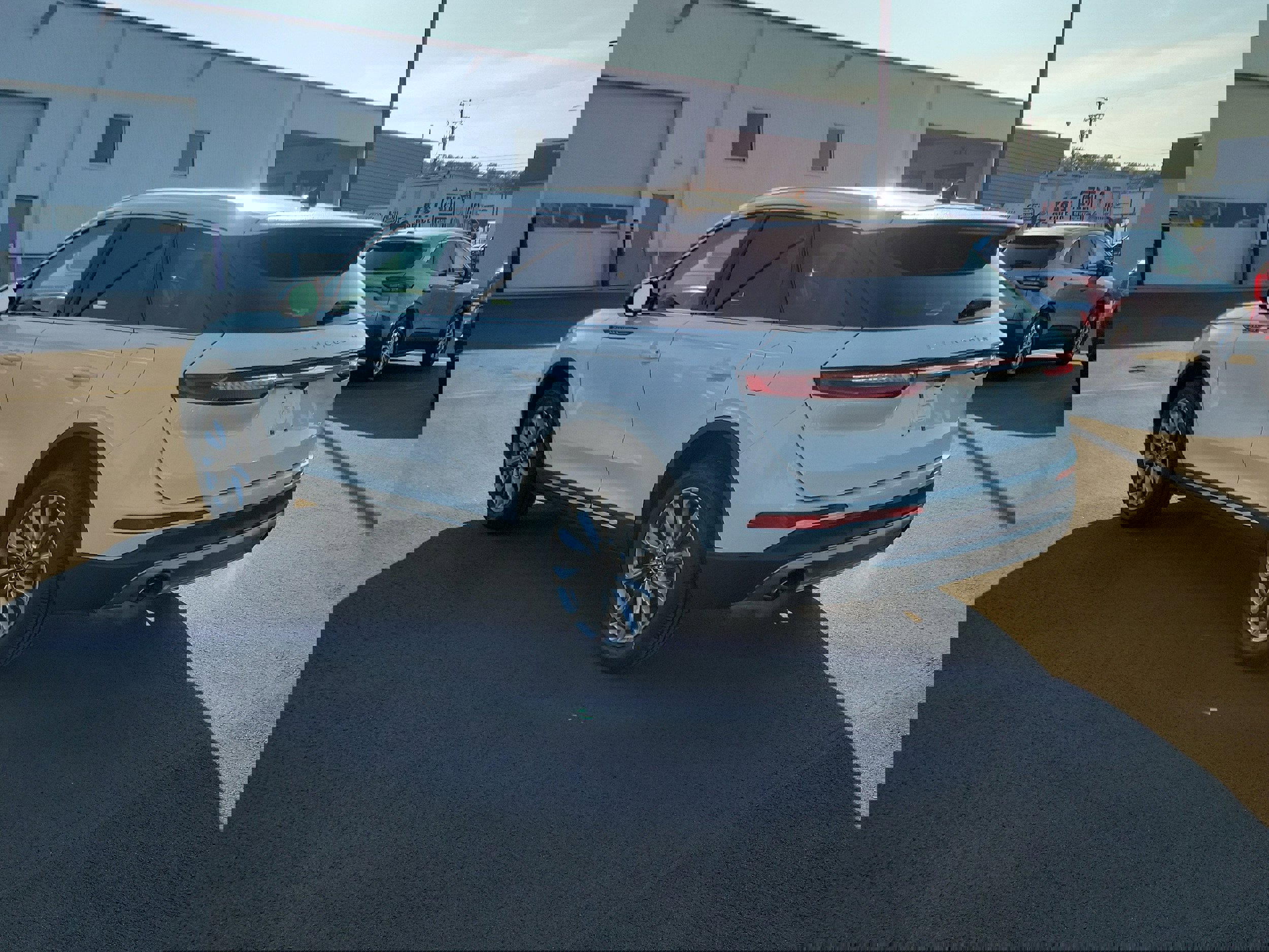 Used 2022 Lincoln Corsair AWD w/ Premium Package image 3