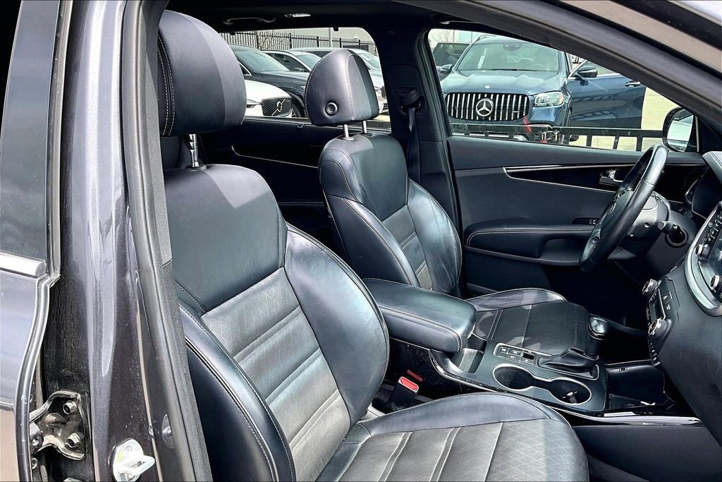 Used 2019 Kia Sorento SX image 10
