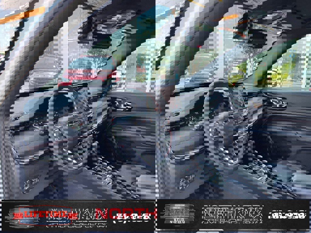 Used 2024 Jeep Compass Trailhawk image 6