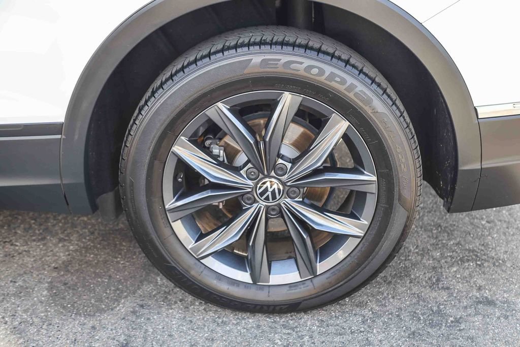 Used 2022 Volkswagen Tiguan SE FWD image 8