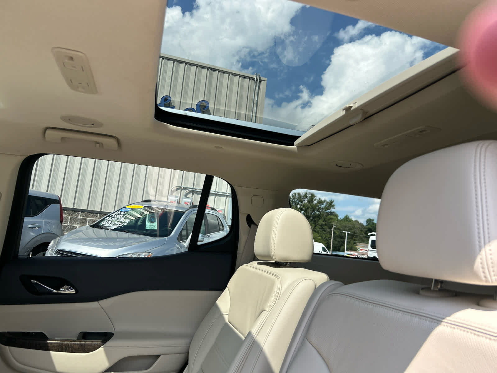 Used 2023 GMC Acadia Denali w/ Denali Ultimate Package AWD/4WD image 27