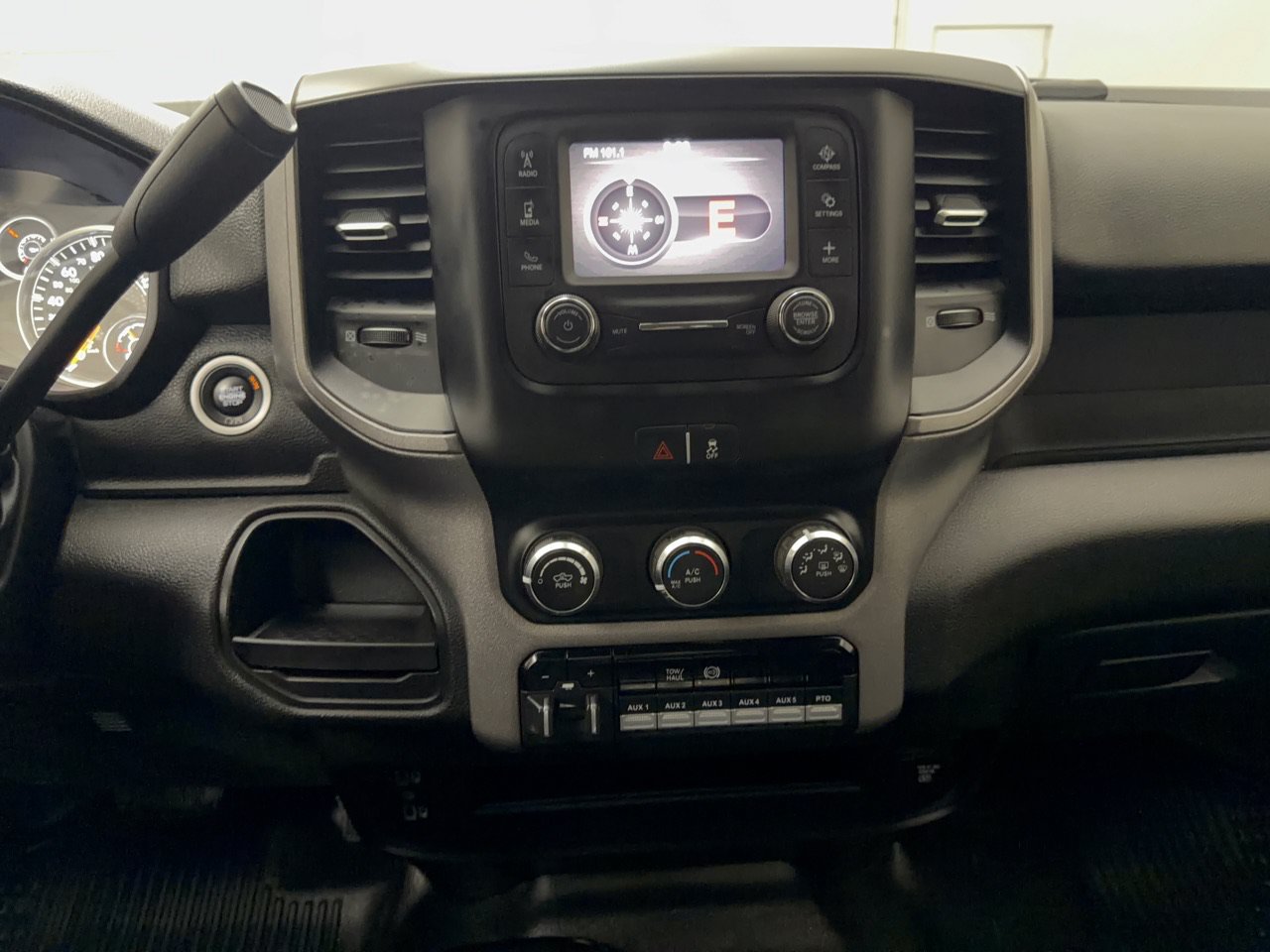 Used 2020 RAM 5500 Tradesman w/ Chrome Appearance Group AWD/4WD image 22