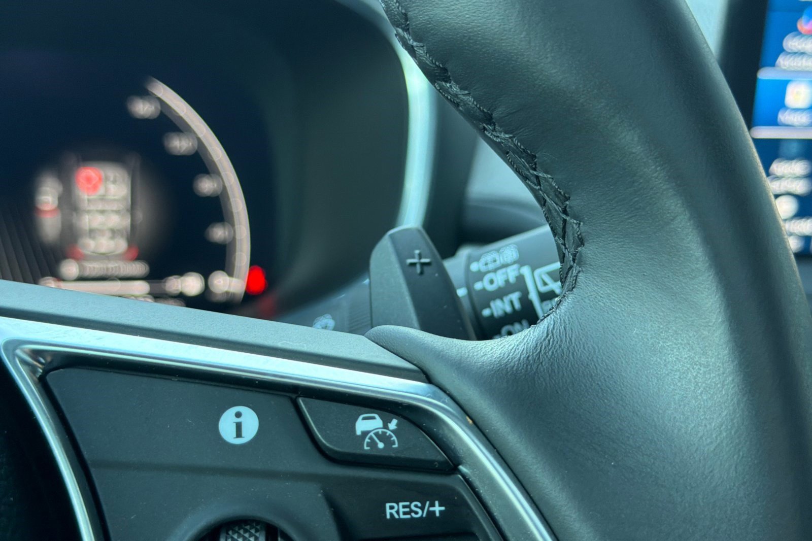 Certified 2025 Acura MDX SH-AWD w/ Technology Package image 35