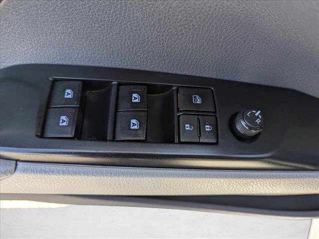 Used 2020 Toyota Camry SE FWD image 10