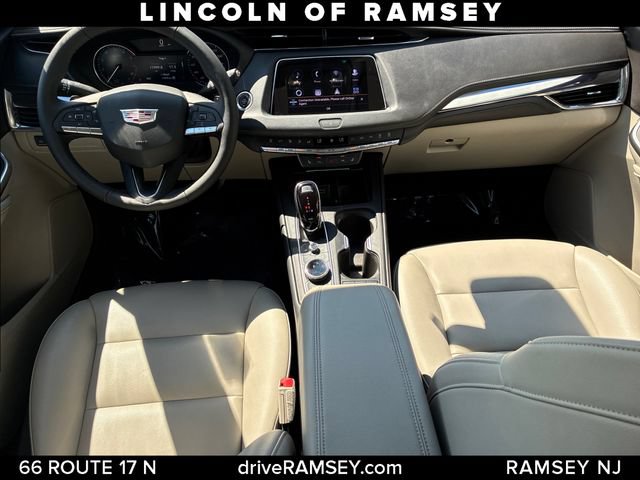 Used 2022 Cadillac XT4 Luxury w/ Cold Weather Package AWD/4WD image 21
