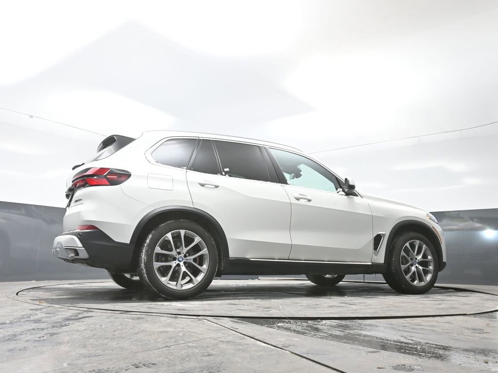Used 2025 BMW X5 xDrive50e image 45