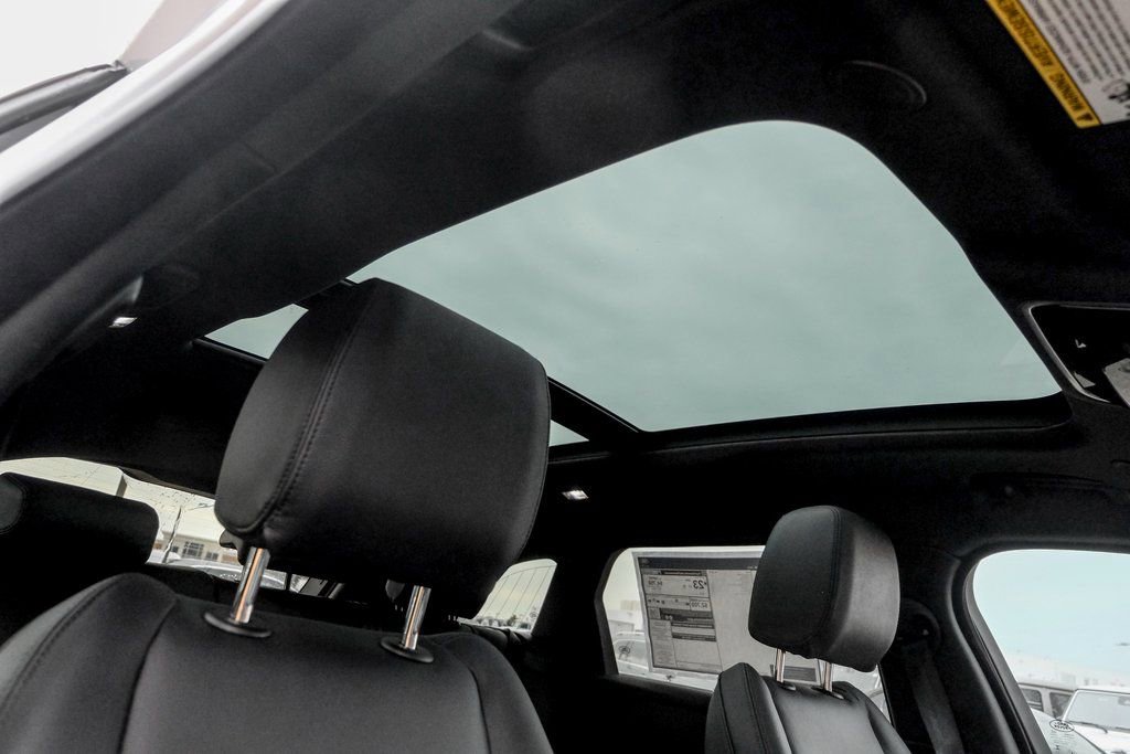 Used 2026 Land Rover Range Rover Velar S image 23