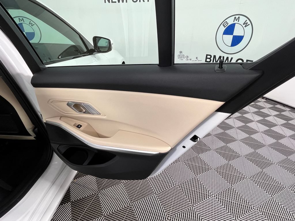 Certified 2023 BMW 330i xDrive Sedan w/ M Sport Package AWD/4WD image 23
