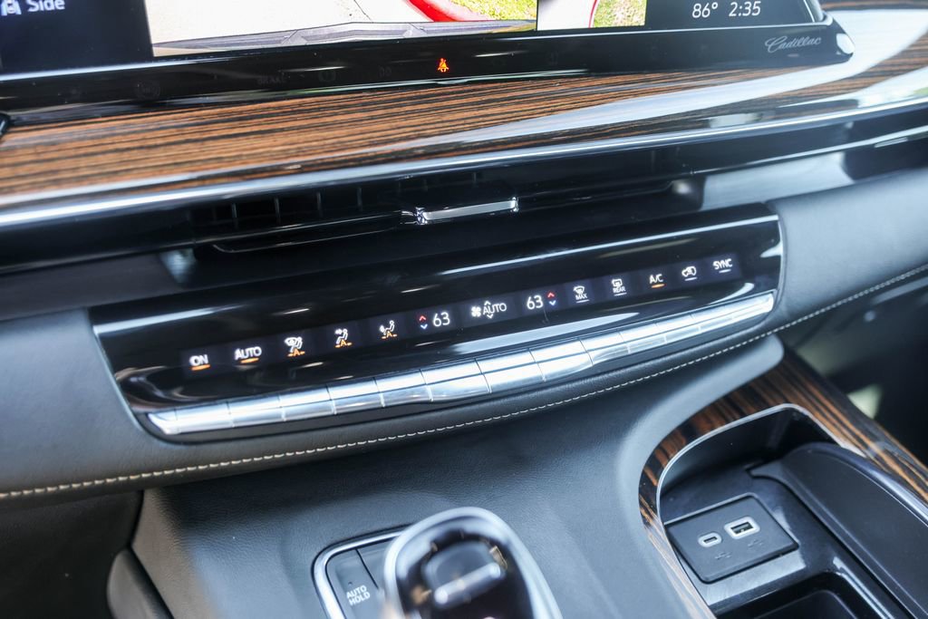 Used 2023 Cadillac Escalade Premium Luxury image 19