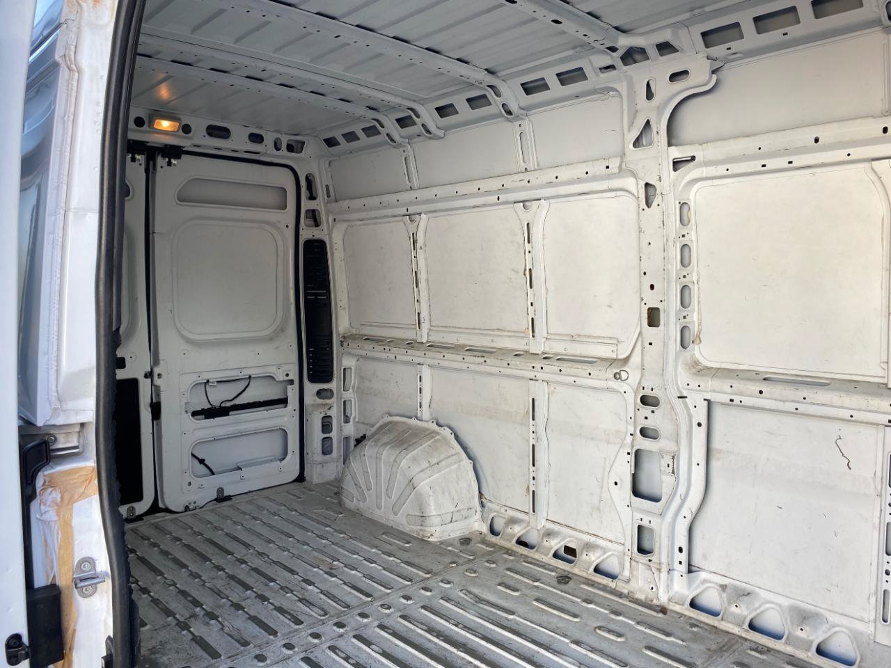 Used 2022 RAM ProMaster 2500 w/ Convenience Group FWD image 32