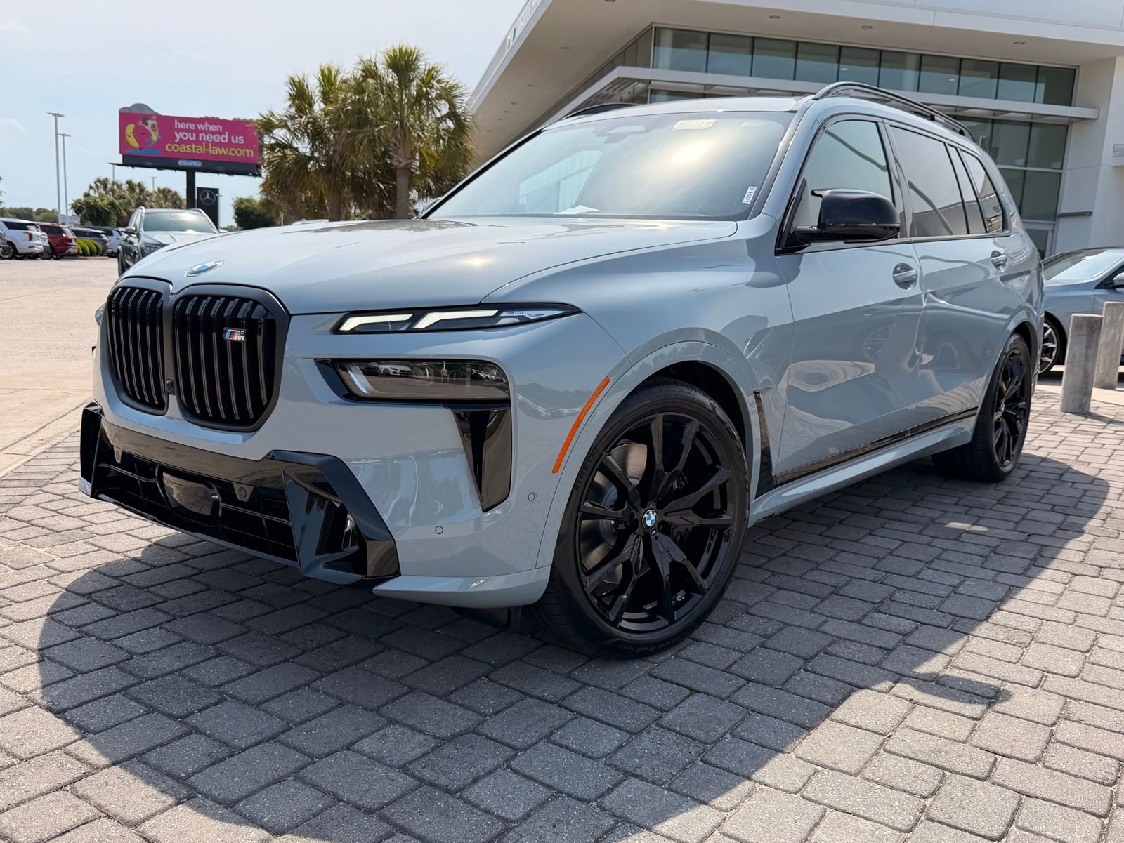New 2027 BMW X7 M60i AWD/4WD image 1