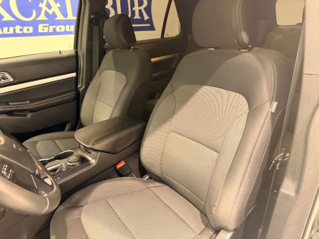 Used 2017 Ford Explorer XLT w/ Equipment Group 201A image 28