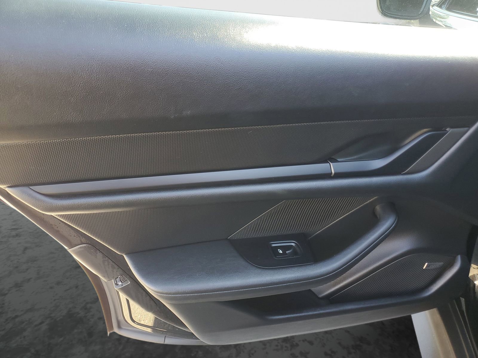 Used 2022 Porsche Taycan image 15