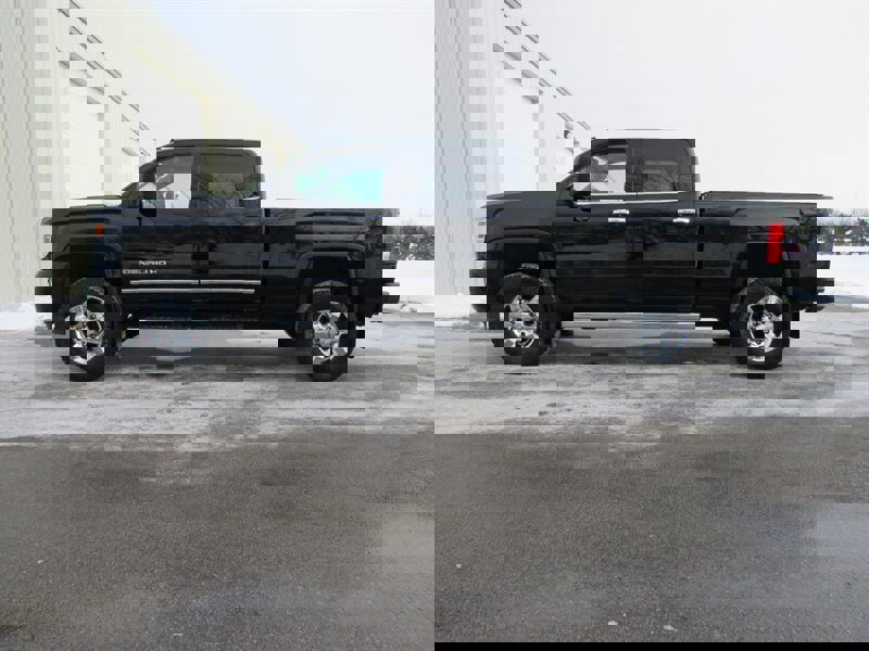 Used 2015 GMC Sierra 2500 Denali w/ Duramax Plus Package image 4