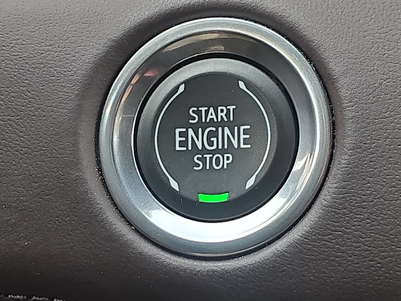 Certified 2023 Cadillac Escalade ESV Premium Luxury Platinum w/ LPO, Radiant Package AWD/4WD image 19
