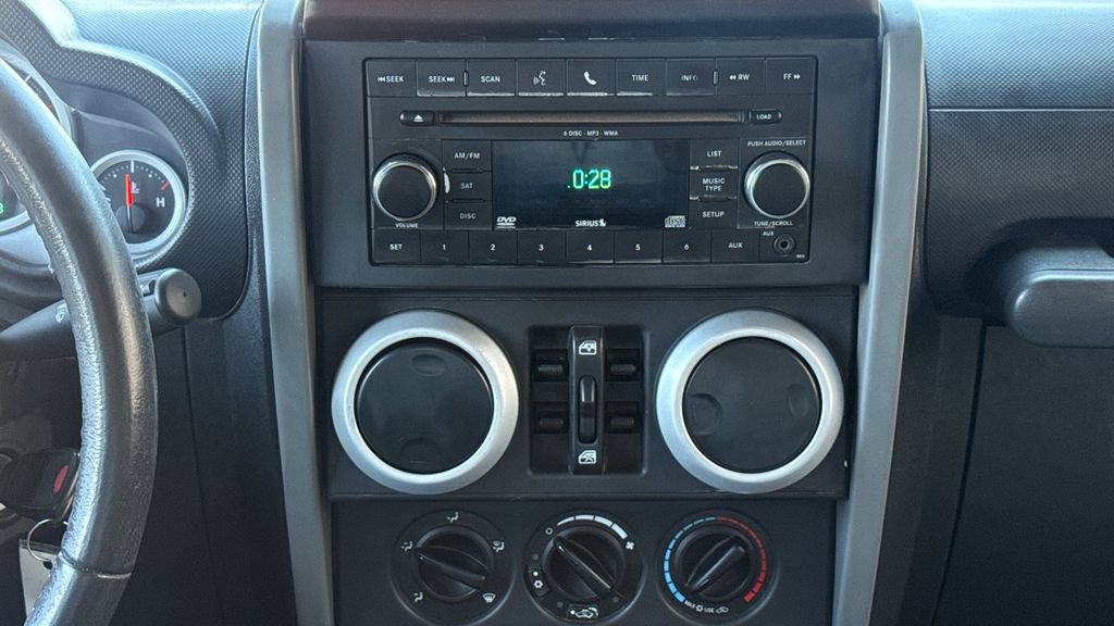 Used 2010 Jeep Wrangler Unlimited Sahara AWD/4WD image 20