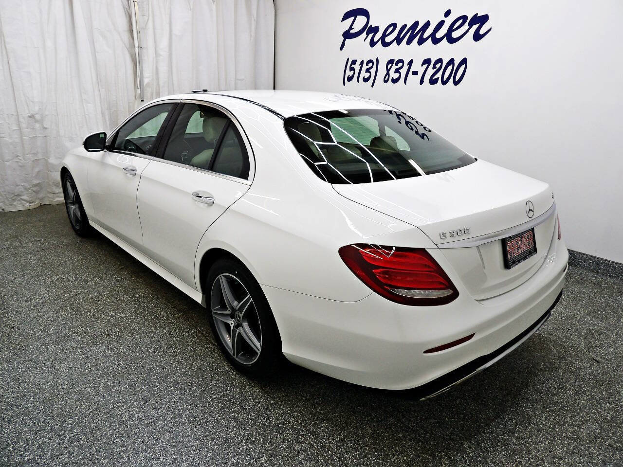 Used 2019 Mercedes-Benz E 300 4MATIC image 4