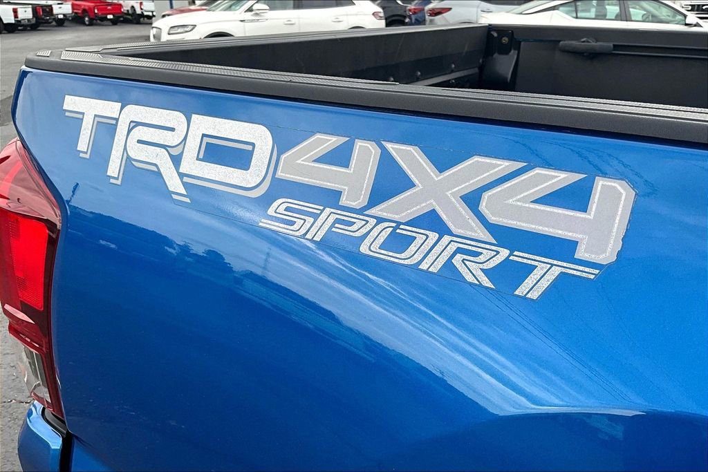 Used 2018 Toyota Tacoma TRD Sport w/ Technology Package image 26