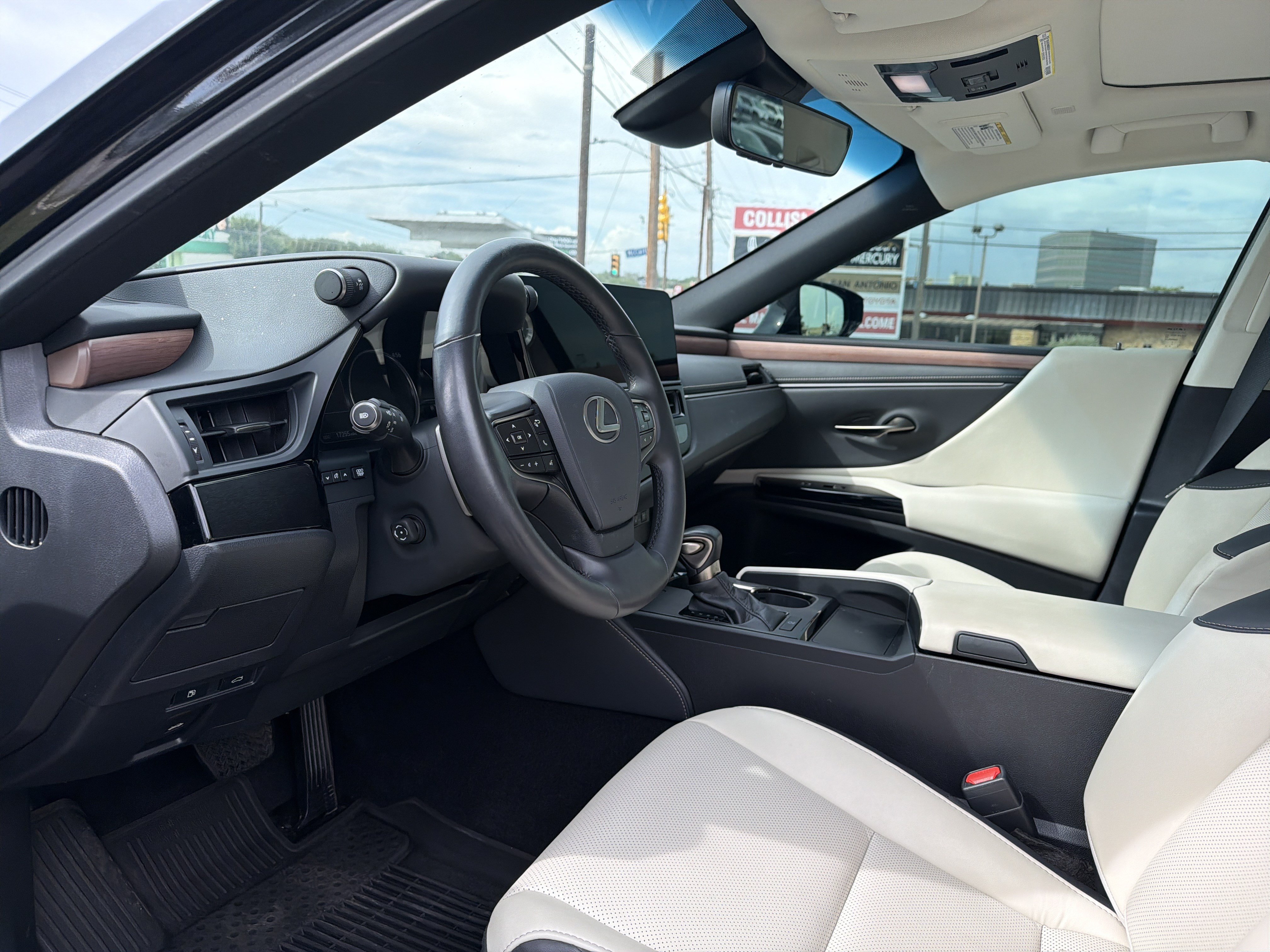 Used 2025 Lexus ES 350 w/ Premium Package FWD image 23