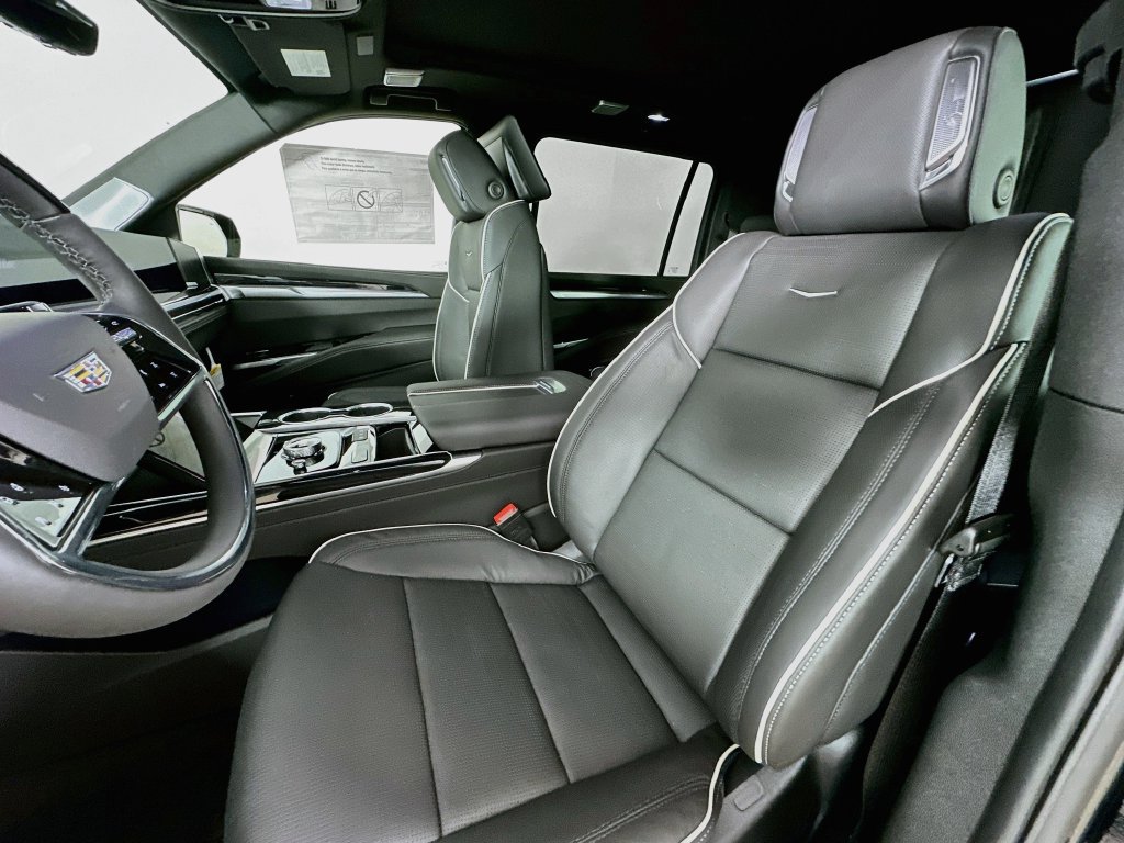 New 2026 Cadillac Escalade ESV Sport w/ Touring Package AWD/4WD image 26
