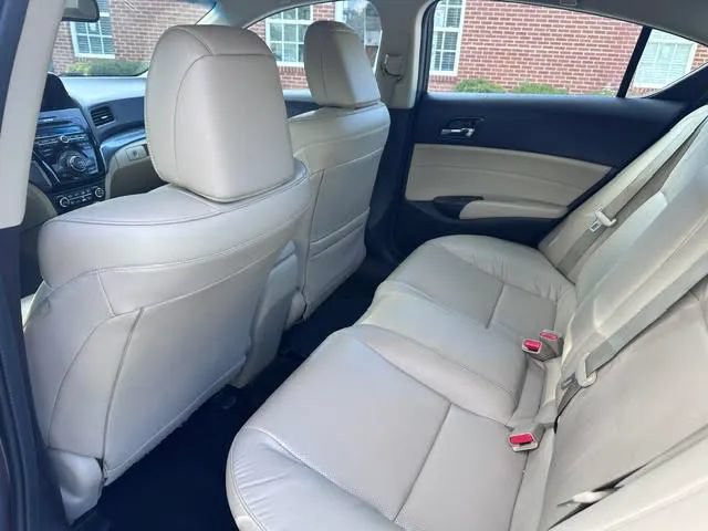 Used 2015 Acura ILX w/ Technology Package FWD image 12