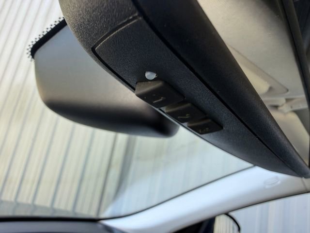 Used 2017 Jaguar F-PACE Prestige image 28