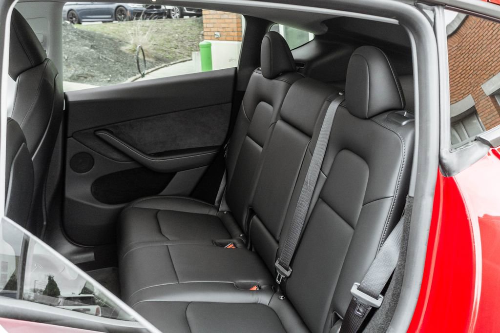 Used 2024 Tesla Model Y Long Range image 28