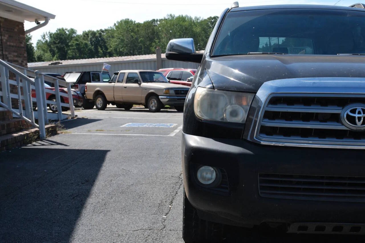 Used 2008 Toyota Sequoia Limited RWD image 3