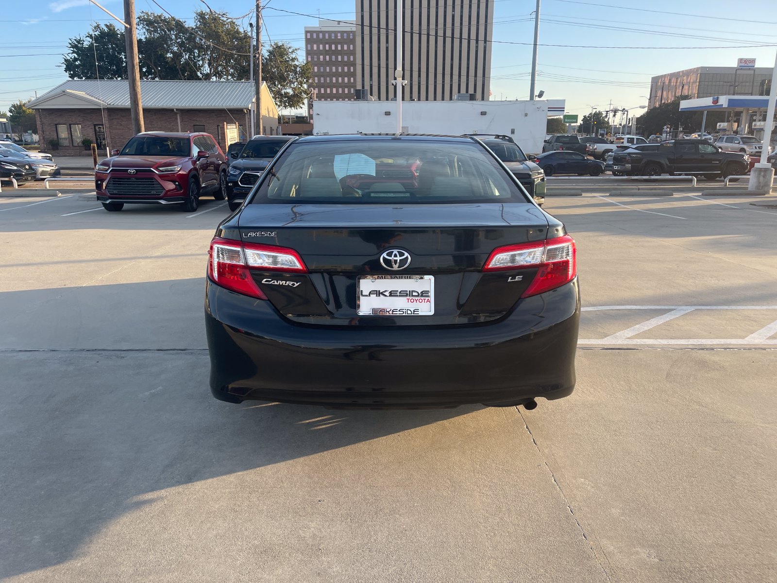 Used 2014 Toyota Camry LE FWD image 4