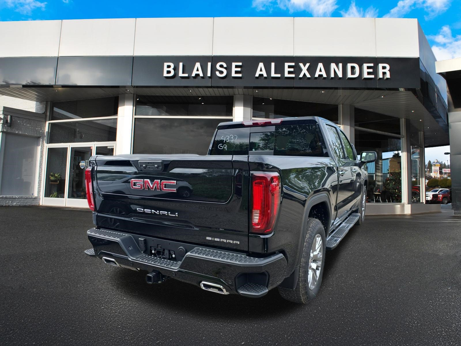 New 2026 GMC Sierra 1500 Denali w/ Technology Package AWD/4WD image 3