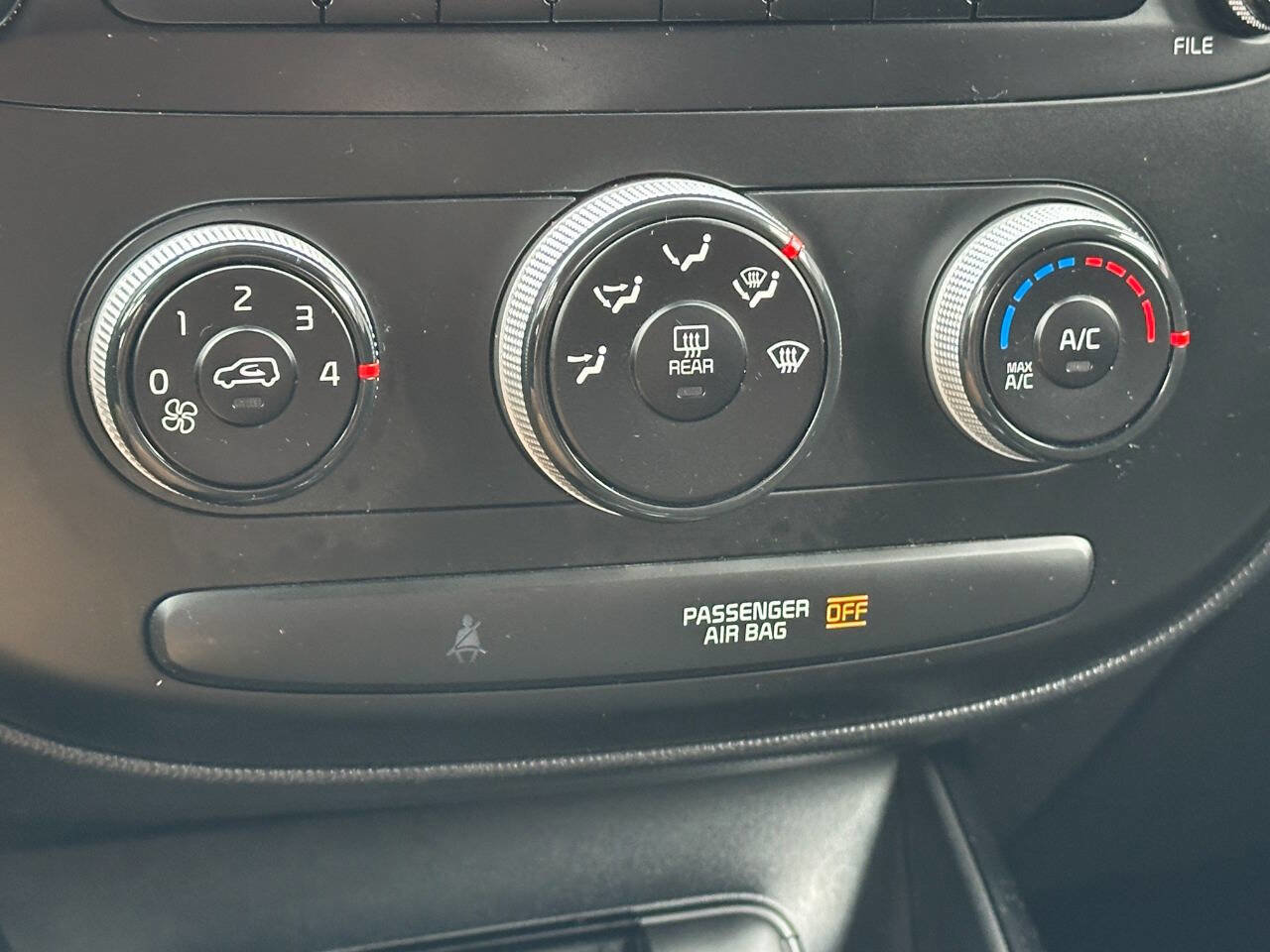 Used 2014 Kia Soul Base 4dr Crossover 6M image 41