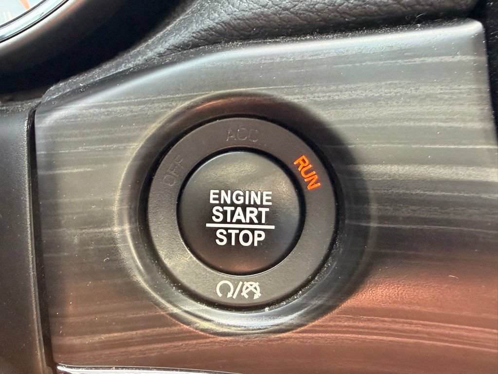 Used 2022 Jeep Grand Cherokee Limited AWD/4WD image 21