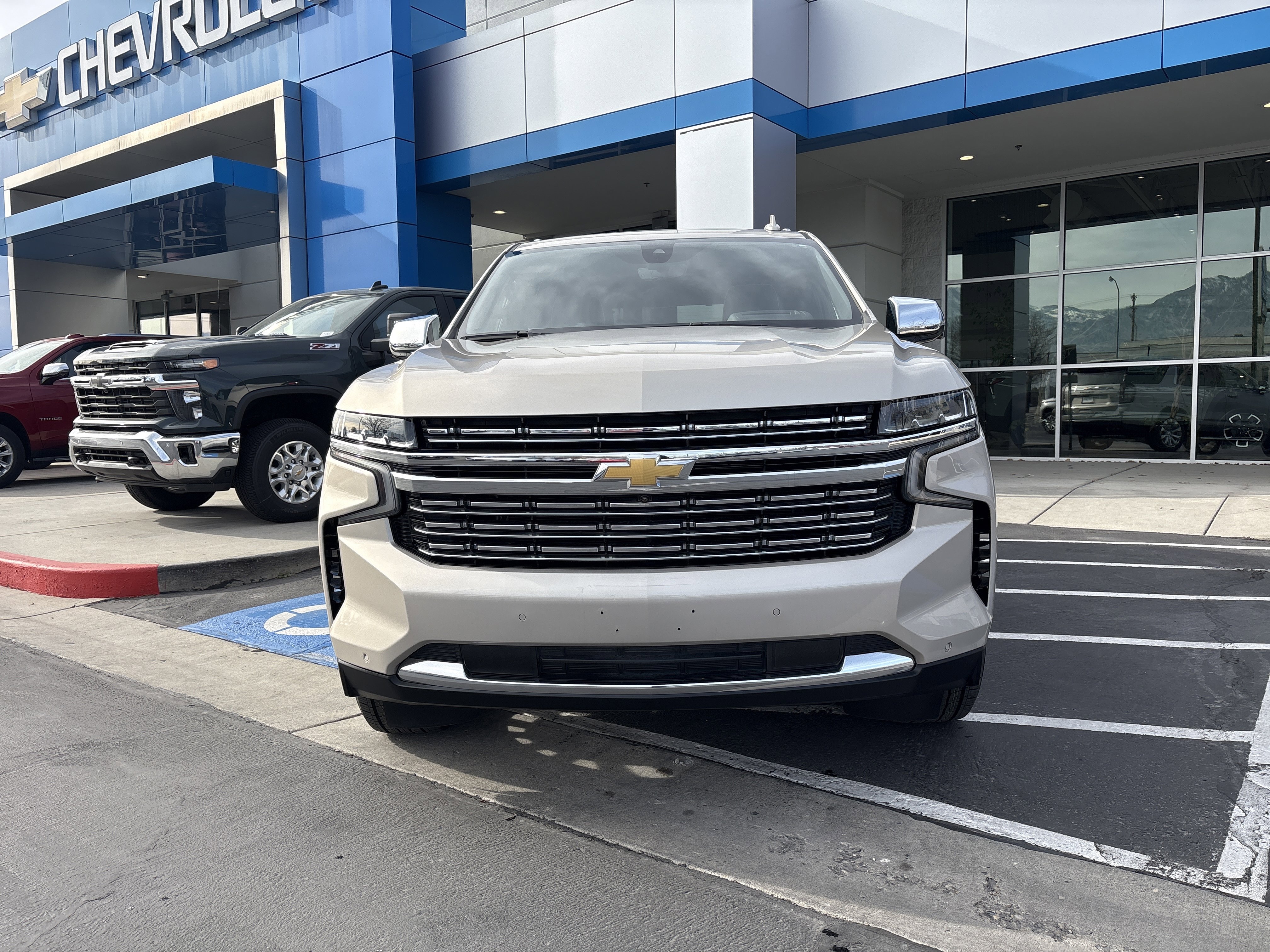 Used 2021 Chevrolet Tahoe Premier w/ Premium Package image 8