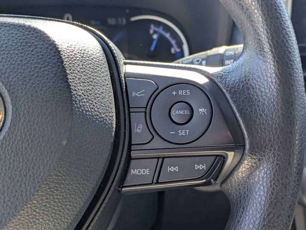 Used 2025 Toyota RAV4 XLE image 22