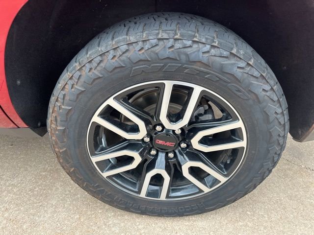 Used 2021 GMC Yukon AT4 w/ Rear Media and Nav Package AWD/4WD image 11