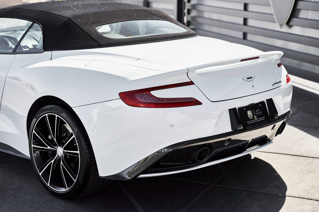 Used 2017 Aston Martin Vanquish S image 15