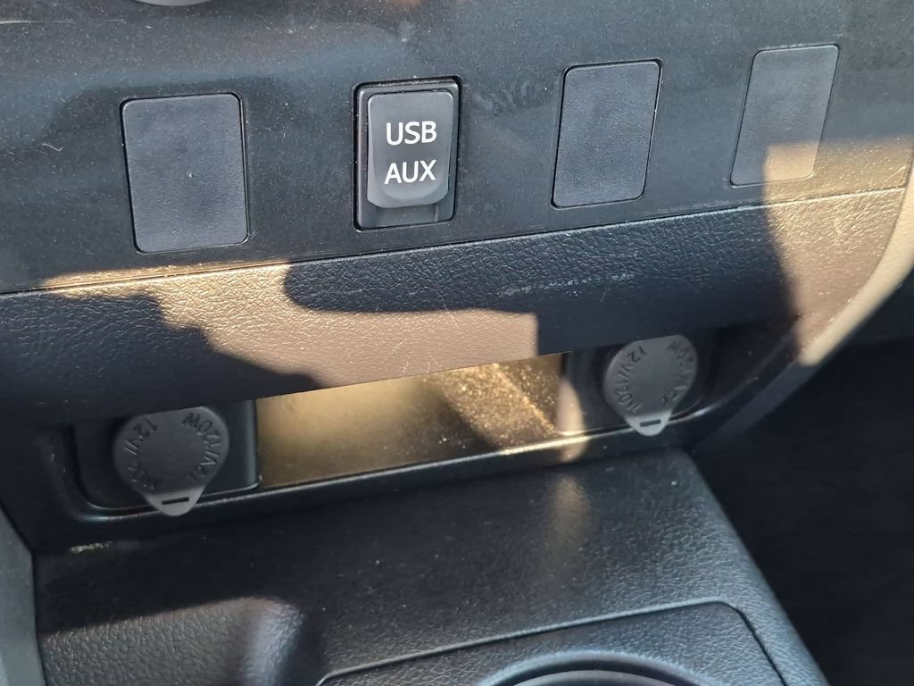 Used 2013 Toyota Tundra 2WD CrewMax w/ Tow Pkg image 28