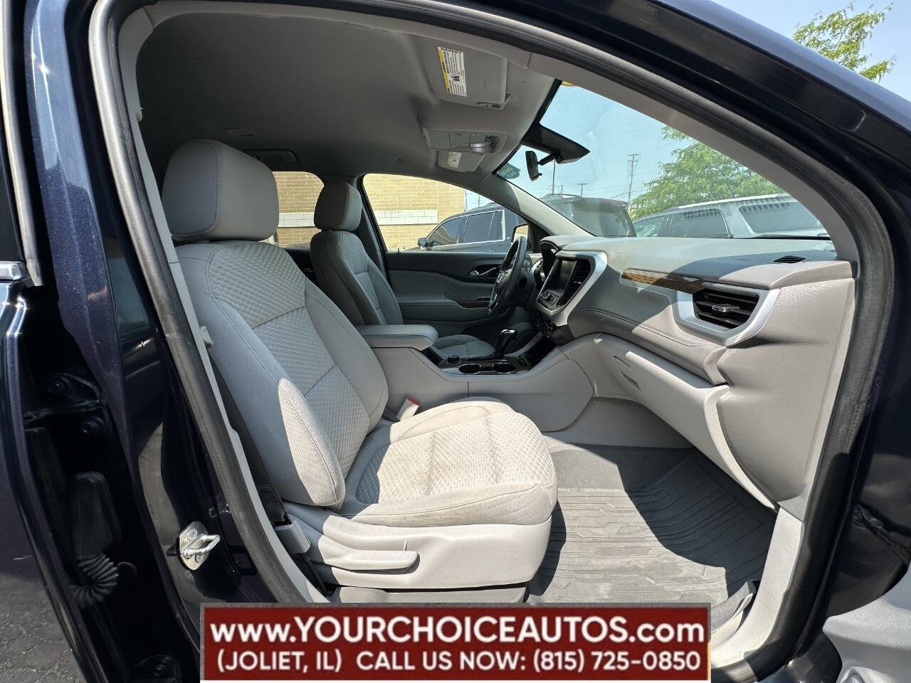 Used 2017 GMC Acadia SLE image 29