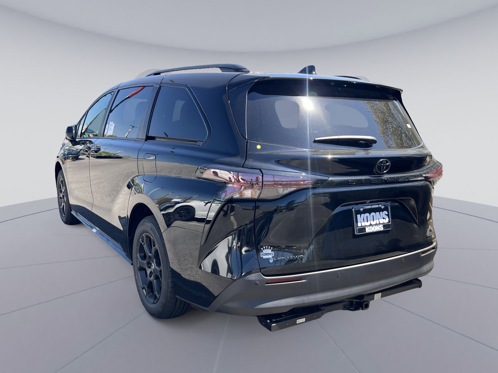New 2026 Toyota Sienna XLE Woodland Edition AWD/4WD image 4