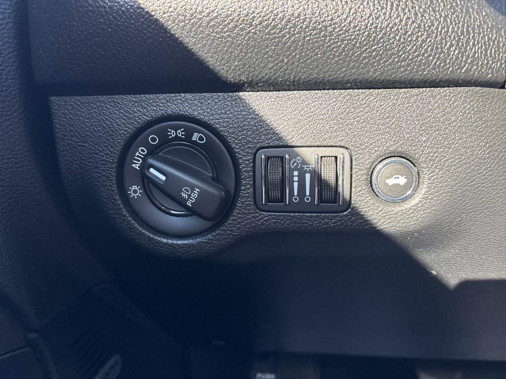 Certified 2019 Dodge Challenger GT w/ Driver Convenience Group image 18