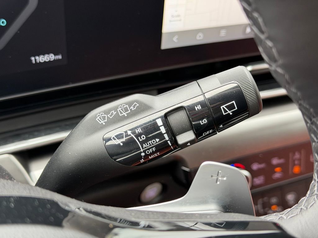 Used 2025 Kia Carnival SX Prestige FWD image 39