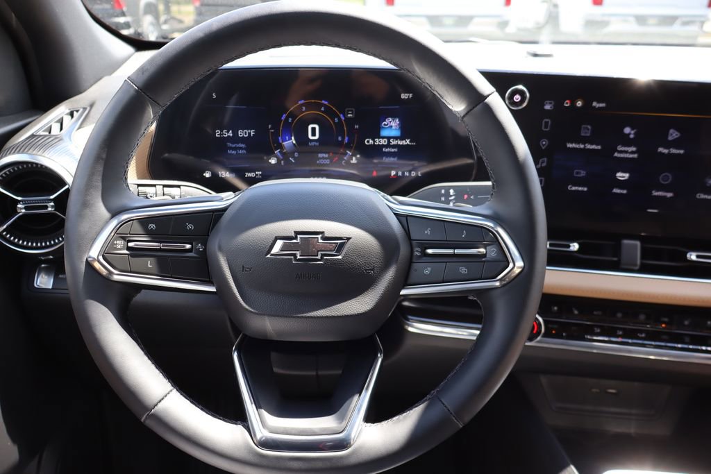 Used 2025 Chevrolet Equinox ACTIV w/ Safety and Technology Package AWD/4WD image 6