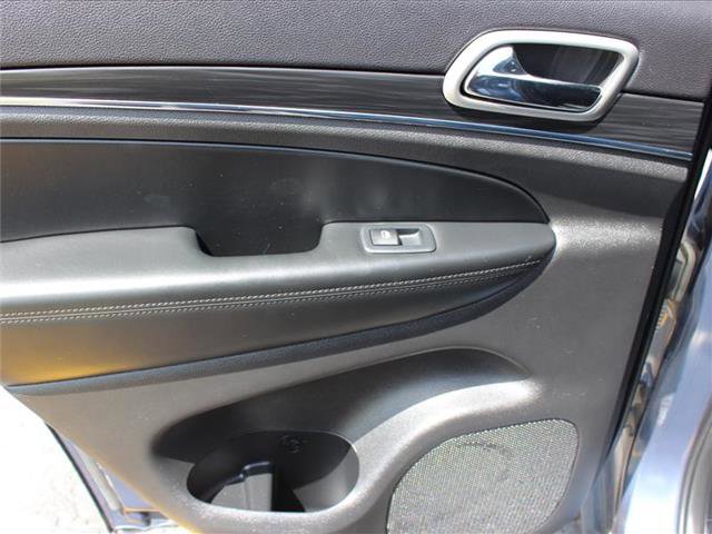 Used 2020 Jeep Grand Cherokee Limited w/ Trailer Tow Group IV image 35