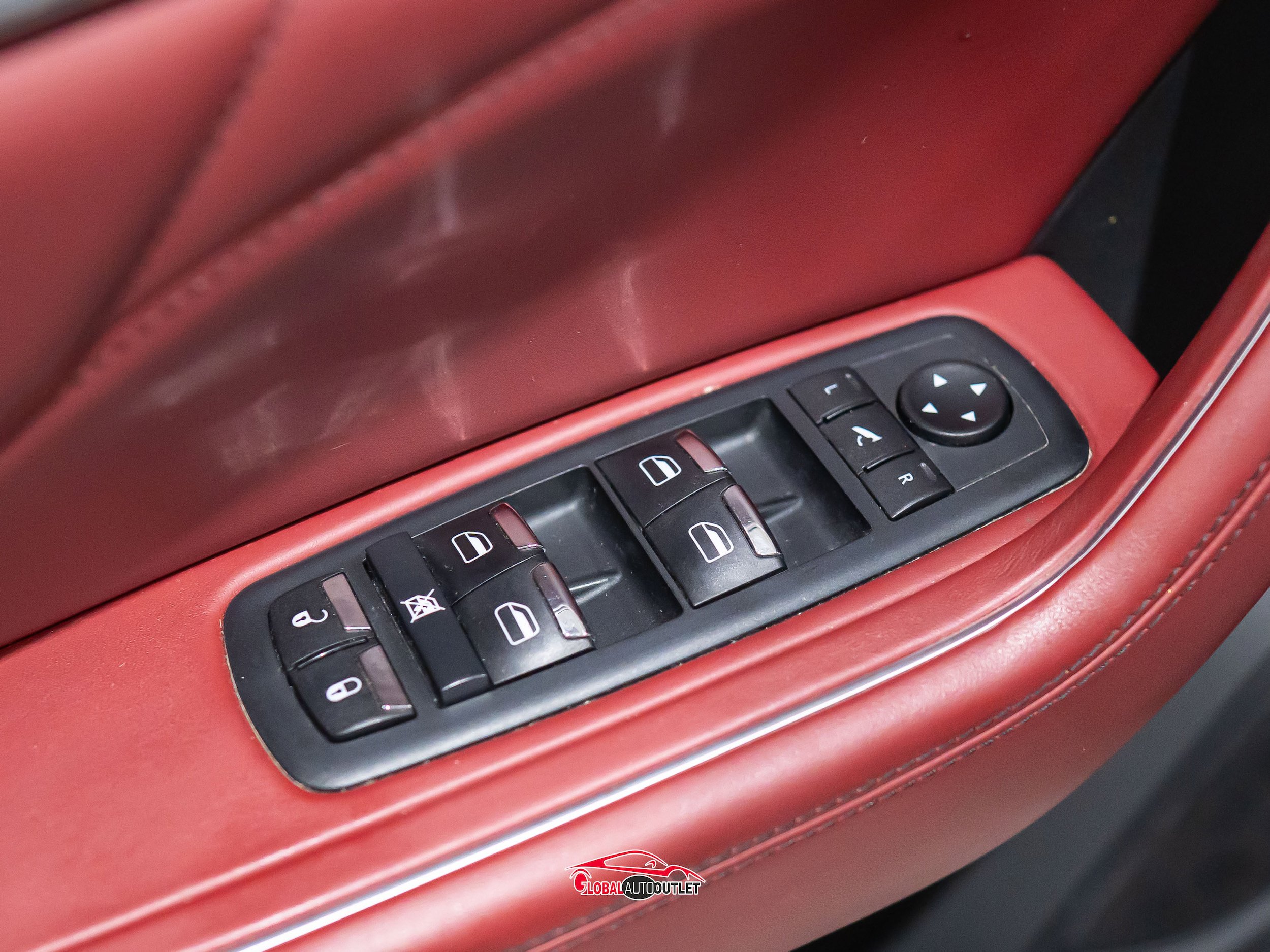 Used 2021 Maserati Levante S AWD/4WD image 39
