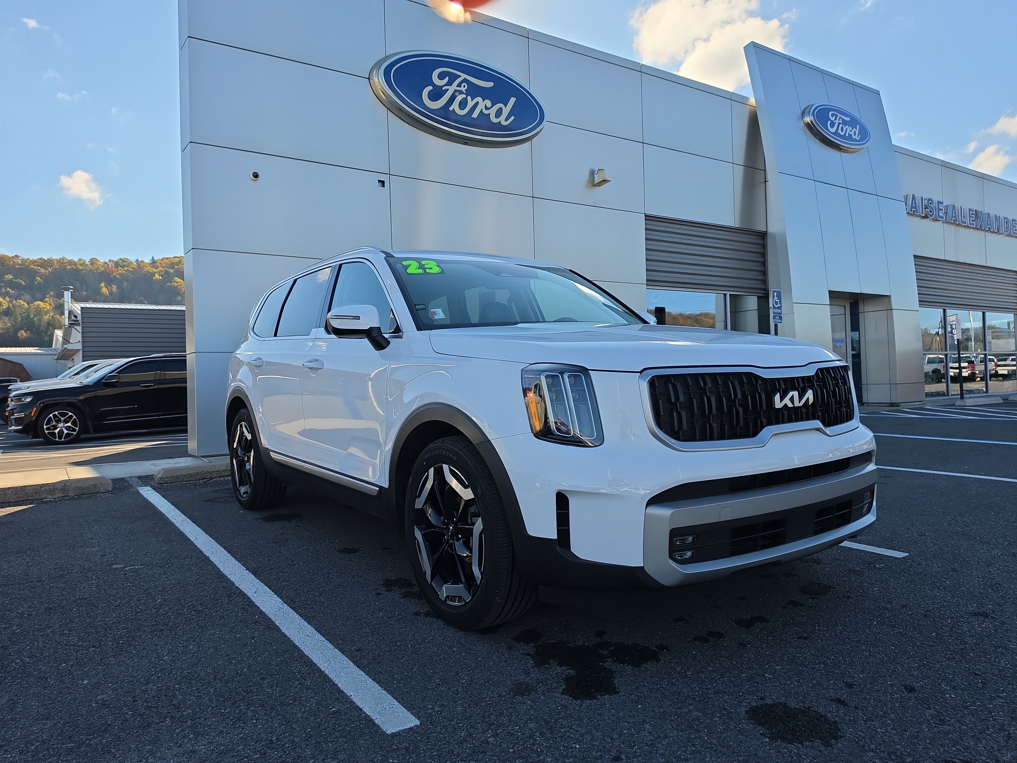 Used 2023 Kia Telluride EX X-Line AWD/4WD image 1