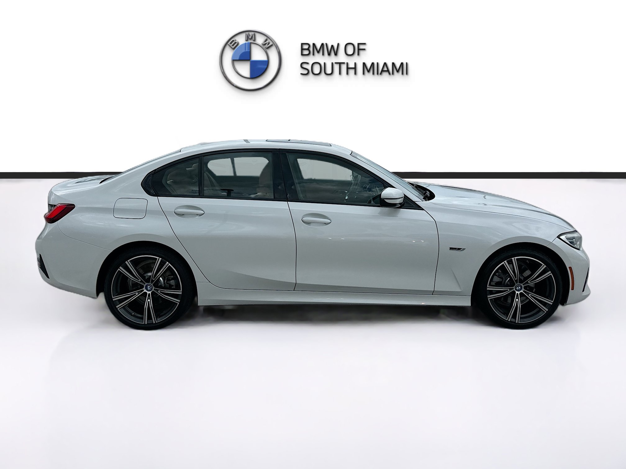 Used 2022 BMW 330e w/ Driving Assistance Package RWD image 8