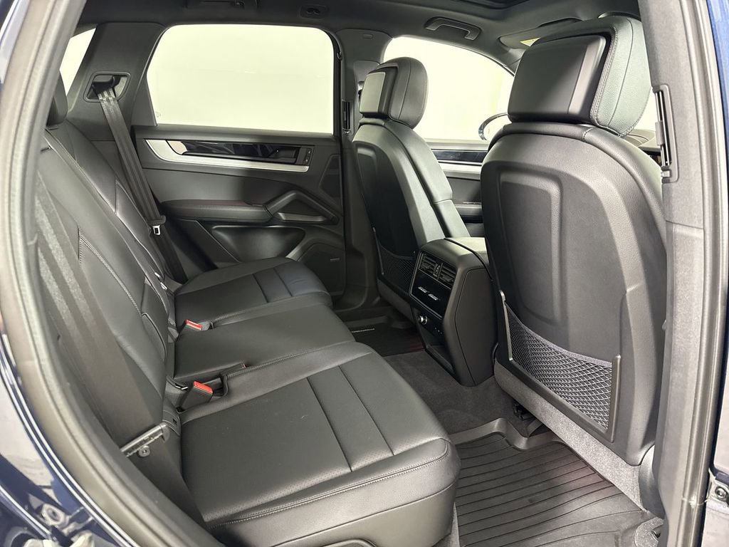 Certified 2025 Porsche Cayenne image 25
