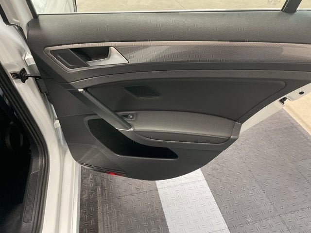Used 2019 Volkswagen Golf Alltrack SE AWD/4WD image 6